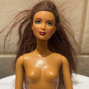 Vintage Barbie Doll Auburn Hair Green Eyes Body 1999 head 2000 China